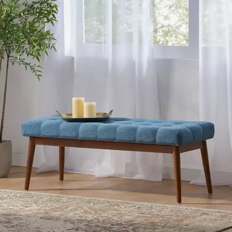 Poggiapiedi Flora Mid Century Modern 44 Rivestito con Trapuntatura in Legno di Gomma