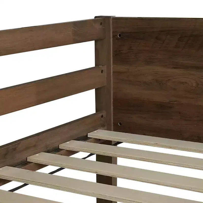 Letto a castello singolo su singolo con testiera e pediera a pannelli, struttura del letto a castello in legno di gomma con sponde e scaletta, quercia anticata