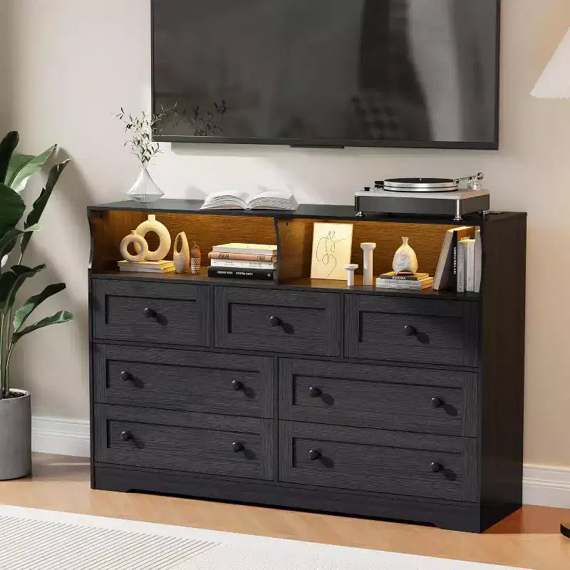 Cassettiera in Legno a 7 Cassetti - Comò Moderno con Stazione di Ricarica USB e Luci a LED, 2 Scomparti Aperti - Ampio Comò per Camera da Letta, Organizzatore di Archiviazione