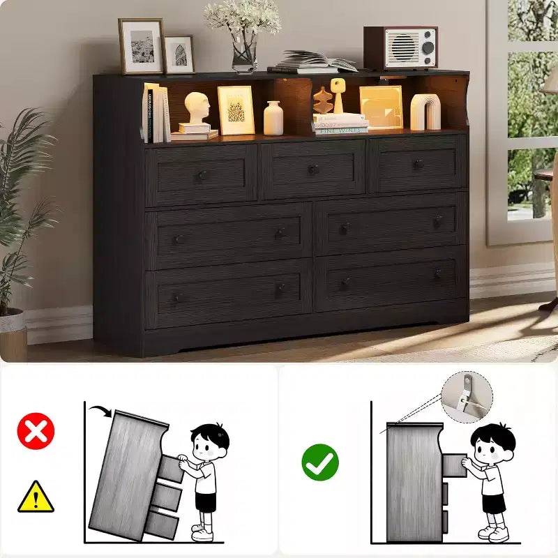 Cassettiera in Legno a 7 Cassetti - Comò Moderno con Stazione di Ricarica USB e Luci a LED, 2 Scomparti Aperti - Ampio Comò per Camera da Letta, Organizzatore di Archiviazione