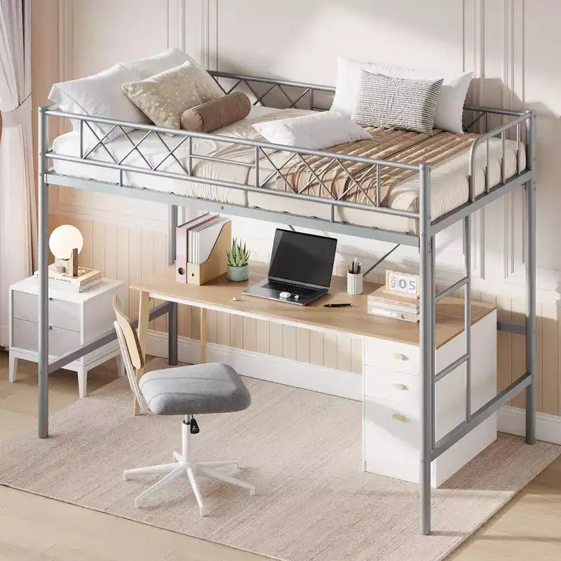 Letto a soppalco singolo con ringhiera di sicurezza arcuata e scaletta di sicurezza, struttura in metallo resistente con robuste doghe in acciaio, non necessita di rete, salvaspazio